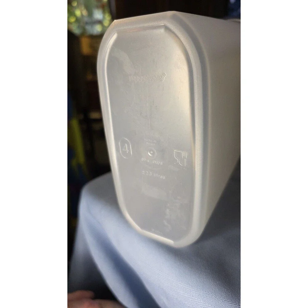 Tupperware #1614 Oval Modular Mate #4 Sheer Blue Pour Lid 9 3/4 C Container NIB